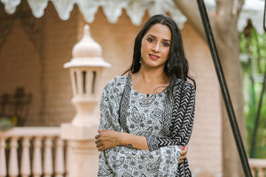 Black & White Zikzak Print Suit Set