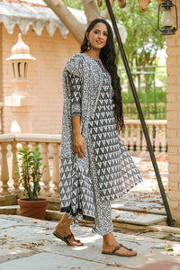 Black & White Triangle Block Print Suit Set