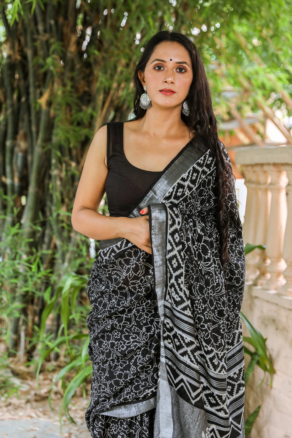 Buy zari woven beautiful South Silk Saree online at best price on karagiri  – Karagiri