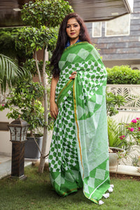 Green Geometric Block Print Mul Cotton Saree with Blouse Piece