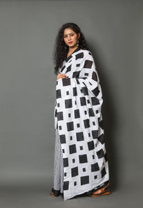 Black & White Strip Checks Block Print Mul Cotton Saree with Blouse Piece