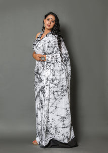 Black & White Batik Print Cotton Saree with Blouse Piece
