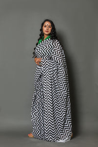 Black Zikzak Printed Cotton Saree with Blouse Piece